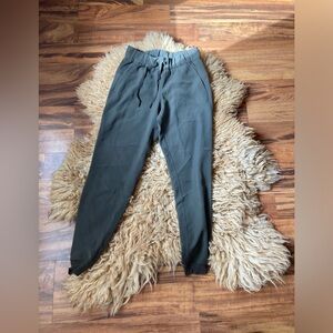 Like new LuLuLemon joggers-size 2